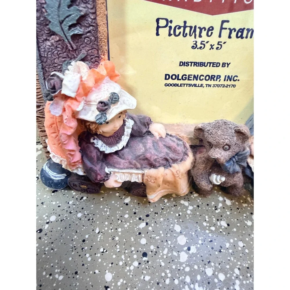 Family Traditions Victorian Girl Teddy Bear 3.5x5 Picture Frame 3D Resin‎ Decor